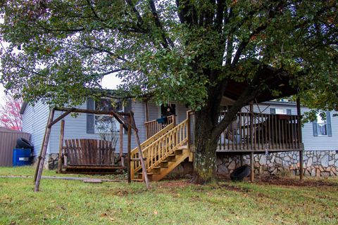 Tiny photo for 3160 Owens Mill Road, Gretna, VA 24557 (MLS # 364454)