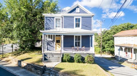 Photo of 1401 Grace Street, Lynchburg, VA 24504 (MLS # 365209)