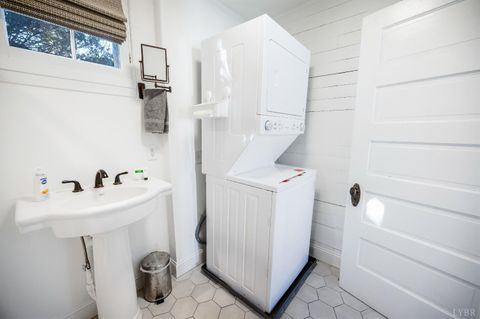 Tiny photo for 1401 Grace Street, Lynchburg, VA 24504 (MLS # 365209)