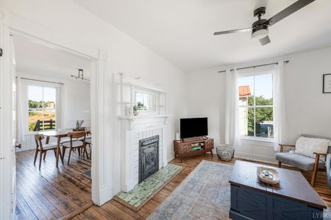 Tiny photo for 1401 Grace Street, Lynchburg, VA 24504 (MLS # 365209)