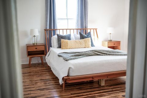 Tiny photo for 1401 Grace Street, Lynchburg, VA 24504 (MLS # 365209)