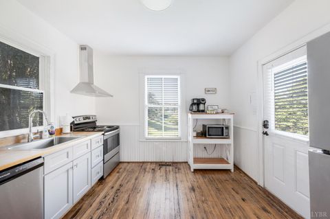 Tiny photo for 1401 Grace Street, Lynchburg, VA 24504 (MLS # 365209)