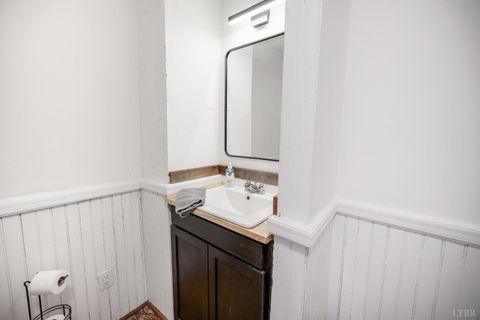 Tiny photo for 1401 Grace Street, Lynchburg, VA 24504 (MLS # 365209)