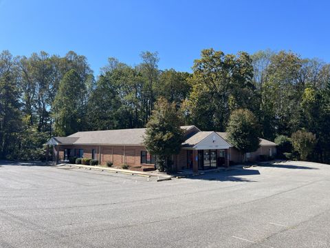 Photo of 4262 S Amherst Highway, Madison Heights, VA 24572 (MLS # 363510)