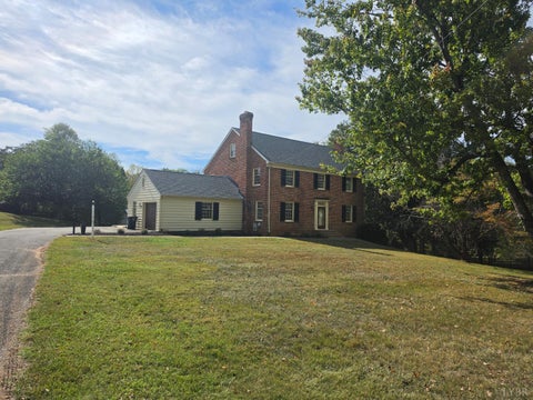 Homes For Sale - 5121 Inglewood Road<br/> Lynchburg, VA 24503