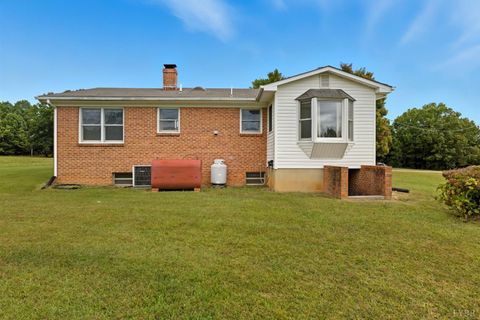 Tiny photo for 8147 Red House Road, Phenix, VA 23959 (MLS # 362518)