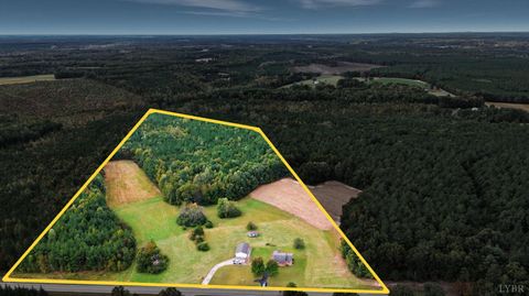 Tiny photo for 8147 Red House Road, Phenix, VA 23959 (MLS # 362518)