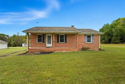 Tiny photo for 8147 Red House Road, Phenix, VA 23959 (MLS # 362518)
