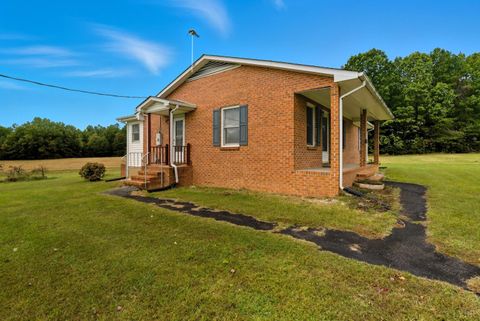 Tiny photo for 8147 Red House Road, Phenix, VA 23959 (MLS # 362518)