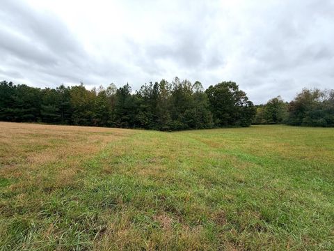 Tiny photo for 8147 Red House Road, Phenix, VA 23959 (MLS # 362518)