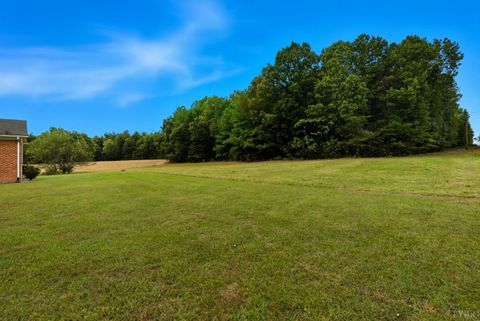 Tiny photo for 8147 Red House Road, Phenix, VA 23959 (MLS # 362518)