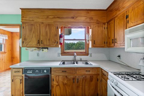 Tiny photo for 8147 Red House Road, Phenix, VA 23959 (MLS # 362518)