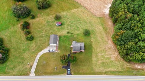 Tiny photo for 8147 Red House Road, Phenix, VA 23959 (MLS # 362518)