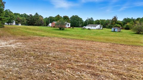 Tiny photo for 8147 Red House Road, Phenix, VA 23959 (MLS # 362518)