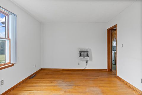 Tiny photo for 8147 Red House Road, Phenix, VA 23959 (MLS # 362518)