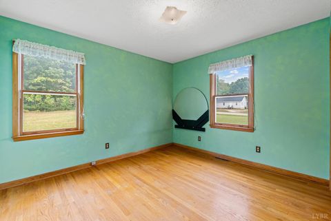 Tiny photo for 8147 Red House Road, Phenix, VA 23959 (MLS # 362518)