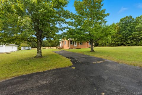 Tiny photo for 8147 Red House Road, Phenix, VA 23959 (MLS # 362518)