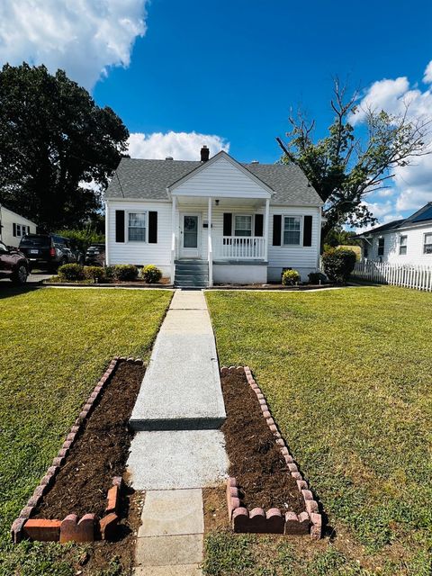 Tiny photo for 1116 8th St, Altavista, VA 24517 (MLS # 361878)
