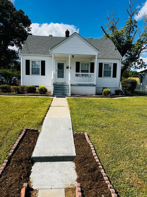 Tiny photo for 1116 8th St, Altavista, VA 24517 (MLS # 361878)