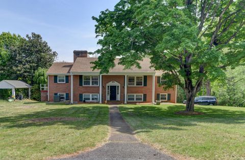 Tiny photo for 3700 Otter Place, Lynchburg, VA 24503 (MLS # 366141)