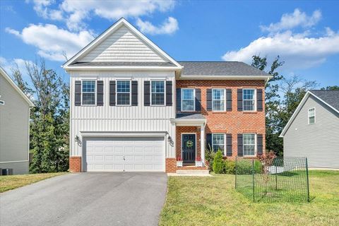 Photo of 4933 Warrior Drive, Salem, VA 24153 (MLS # 363869)