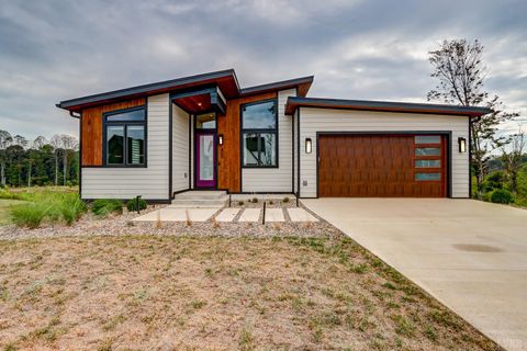 Photo of 806 Elmwood Avenue, Lynchburg, VA 24503 (MLS # 362222)