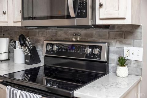 Tiny photo for 130 Delaney Drive, Lynchburg, VA 24501 (MLS # 364831)