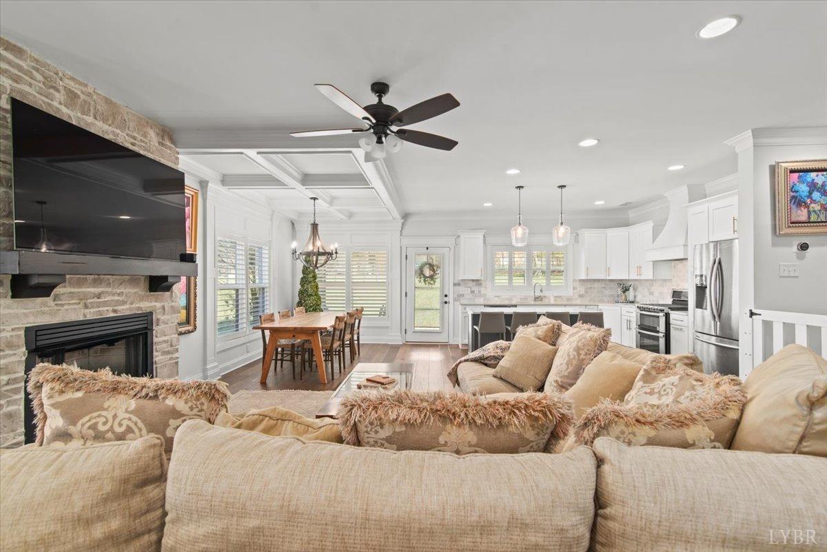 1031 Tori Court, Forest, Virginia image 4