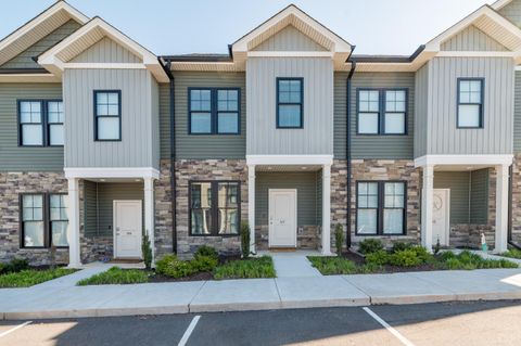 Townhouse For Sale - 97 English Commons Dr Dr<br/> Lynchburg, VA 24501