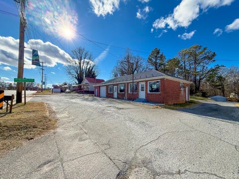 Tiny photo for 4124 S Amherst Hwy Hwy, Madison Heights, VA 24572 (MLS # 365246)