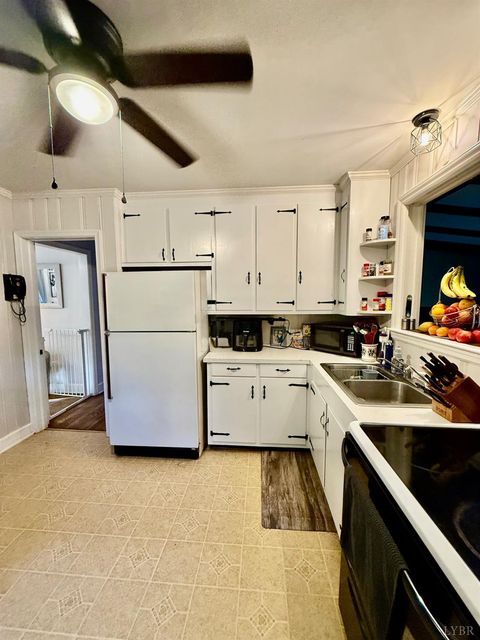 Tiny photo for 7 Lake Shore Lane, Lynchburg, VA 24502 (MLS # 366166)