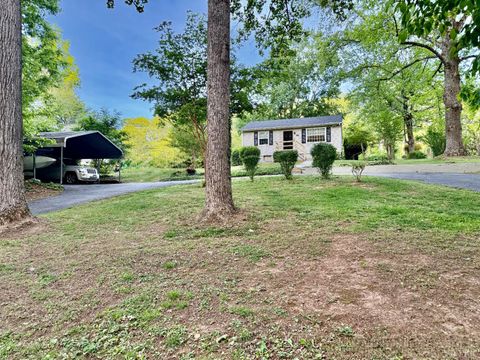 Tiny photo for 7 Lake Shore Lane, Lynchburg, VA 24502 (MLS # 366166)