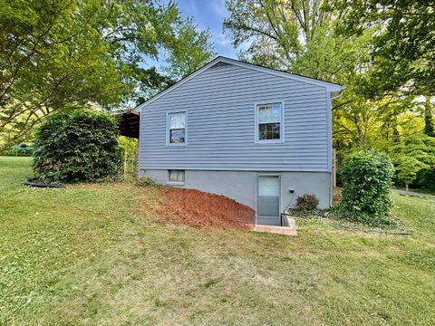 Tiny photo for 7 Lake Shore Lane, Lynchburg, VA 24502 (MLS # 366166)