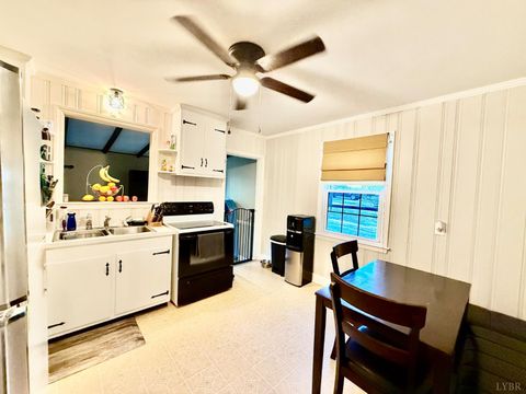 Tiny photo for 7 Lake Shore Lane, Lynchburg, VA 24502 (MLS # 366166)