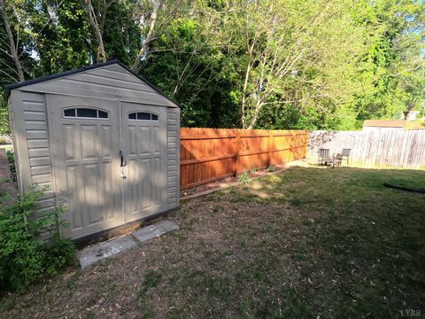 Tiny photo for 932 Bedford Road, Vinton, VA 24179 (MLS # 366091)