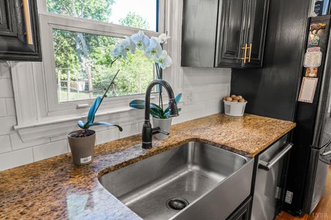 Tiny photo for 1324 Founding Way Road, Bedford, VA 24523 (MLS # 366453)