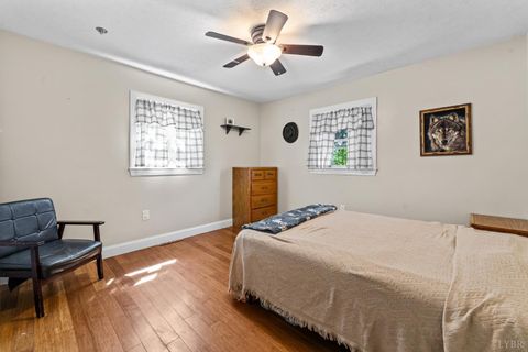 Tiny photo for 1324 Founding Way Road, Bedford, VA 24523 (MLS # 366453)