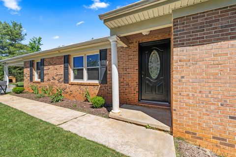 Tiny photo for 1324 Founding Way Road, Bedford, VA 24523 (MLS # 366453)