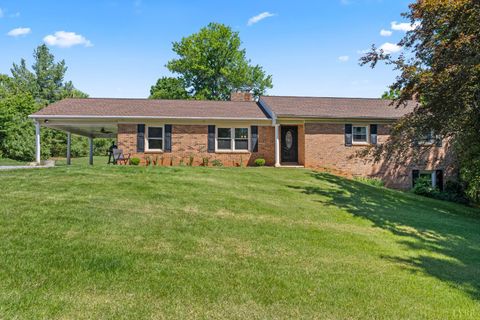 Photo of 1324 Founding Way Road, Bedford, VA 24523 (MLS # 366453)