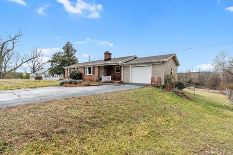Tiny photo for 3189 Wildway Road, Appomattox, VA 24522 (MLS # 364721)