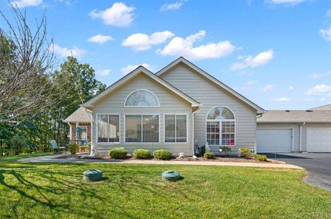 Tiny photo for 226 Salisbury Cir Cir, Lynchburg, VA 24502 (MLS # 362039)