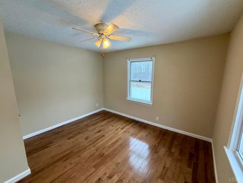 Tiny photo for 137 Higginbotham Creek Road, Amherst, VA 24521 (MLS # 364356)