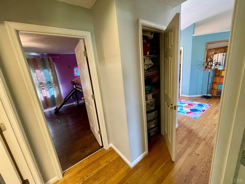 Tiny photo for 921 Alum Springs Road, Forest, VA 24551 (MLS # 365007)