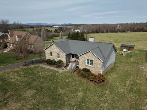 Tiny photo for 921 Alum Springs Road, Forest, VA 24551 (MLS # 365007)
