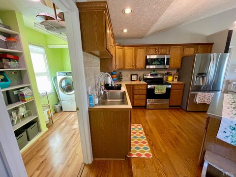 Tiny photo for 921 Alum Springs Road, Forest, VA 24551 (MLS # 365007)