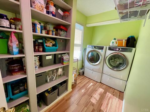 Tiny photo for 921 Alum Springs Road, Forest, VA 24551 (MLS # 365007)