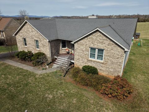 Photo of 921 Alum Springs Road, Forest, VA 24551 (MLS # 365007)