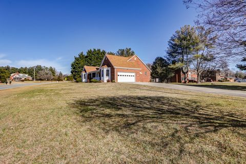 Tiny photo for 553 Charldon Road, Lynchburg, VA 24501 (MLS # 363992)