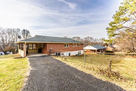 Tiny photo for 1140 Heath Avenue, Lynchburg, VA 24502 (MLS # 363836)