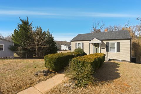 Tiny photo for 718 Kenbridge Road, Lynchburg, VA 24502 (MLS # 364085)
